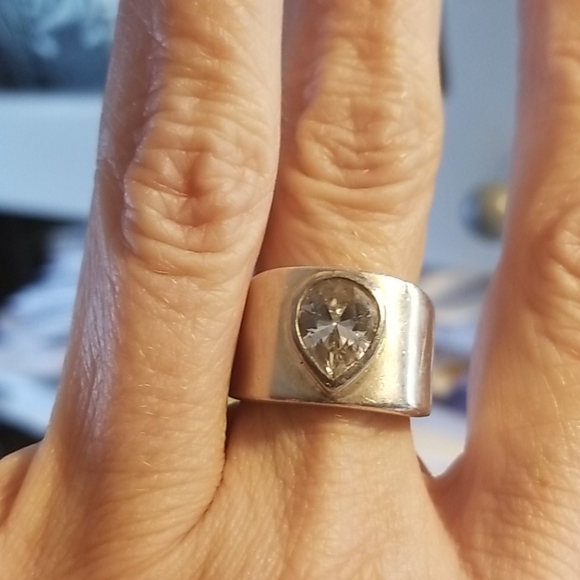 925 WIDE BANDED RING W/BIG PEAR SHAPED CZ - Picture 4 of 5